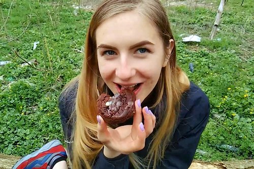 Girl Eats Cum Cookie #i0zCSpqx