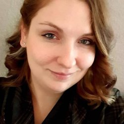 Julia, 28, from Leipzig Germany spreads and sucks