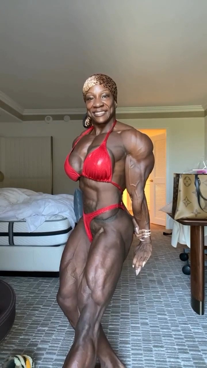 Mrs Martin, her outrageous muscular poses make the judges so hard #jHQzbiDf