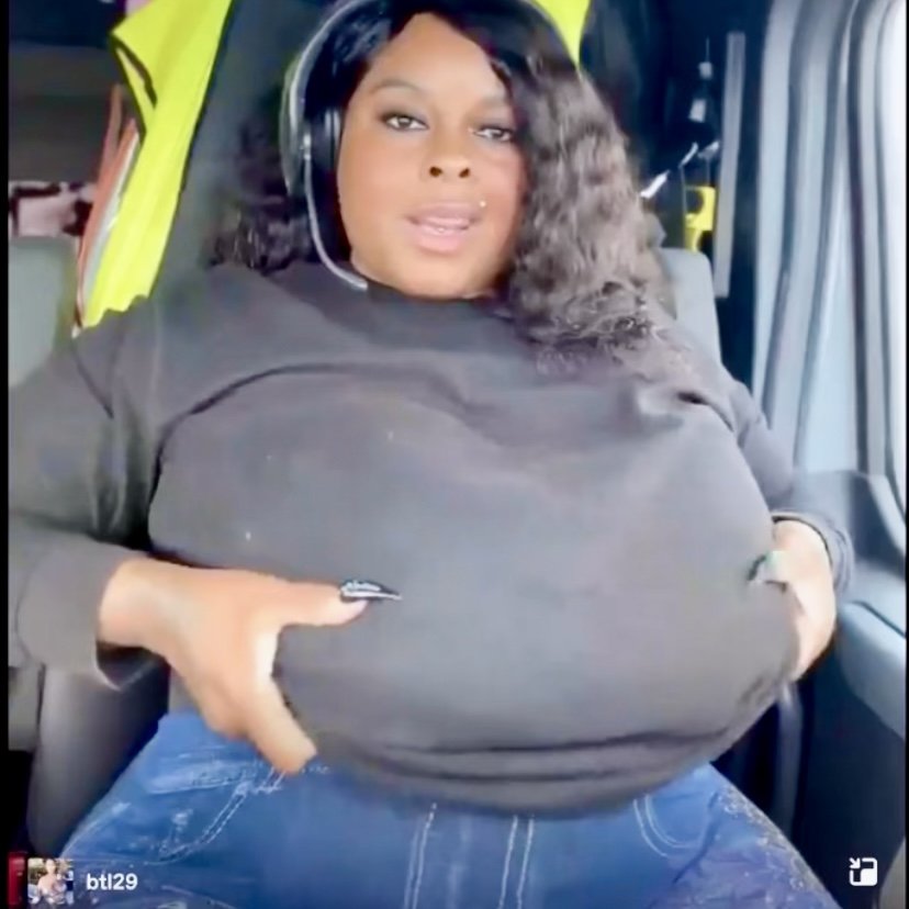 Mommy’s titty flash before she hit that road Again #JkhdwxJo