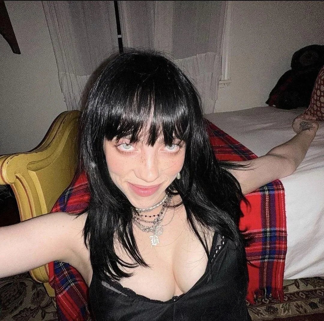 Billie Eilish New Pics and Videos #Jloq6CLE