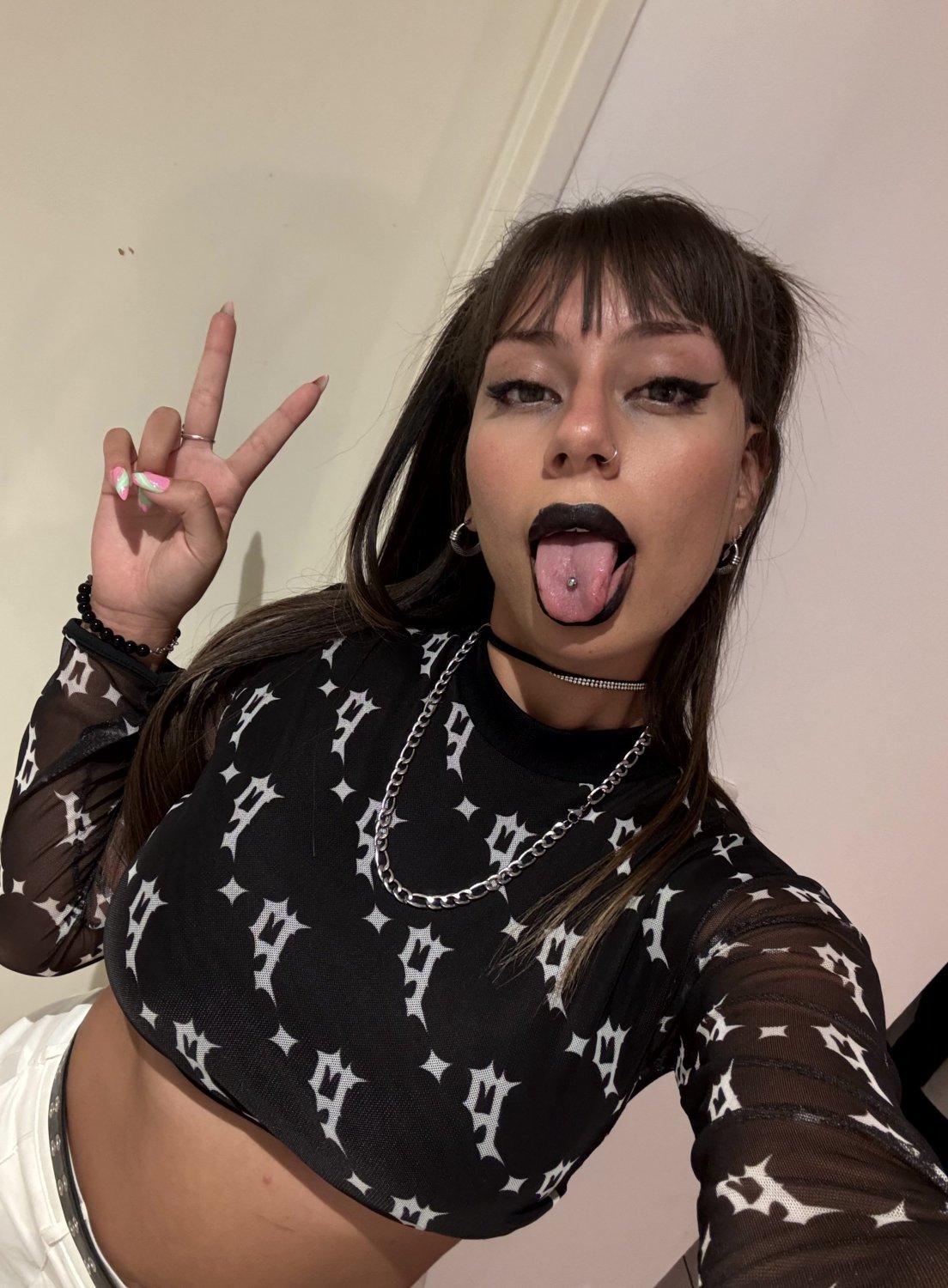 When I get really horny I always want someone to lick my pussy #JuAFLuqK