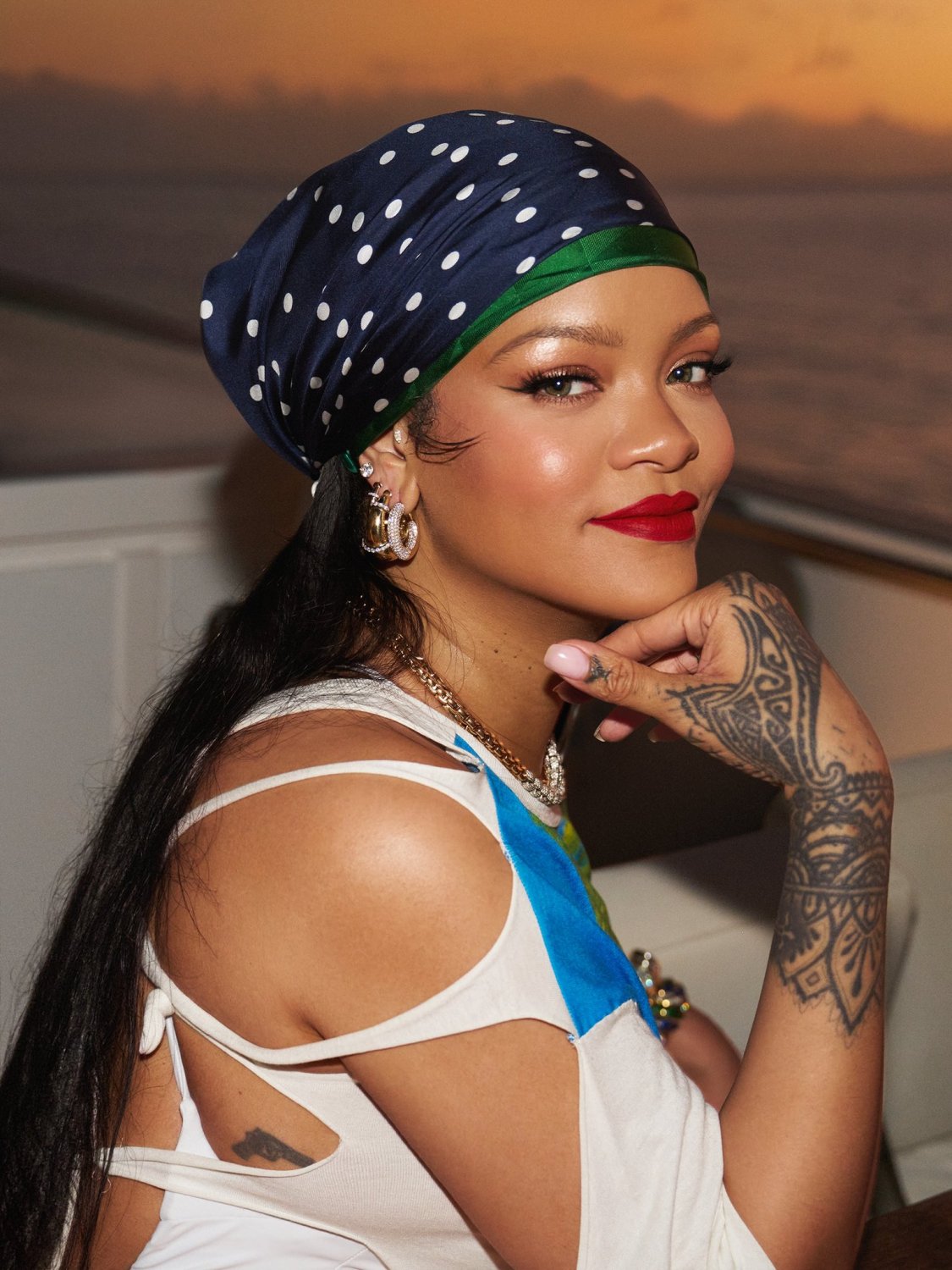 Rihanna new pictures...sexy and hot , gorgeous #JYiCGBGc