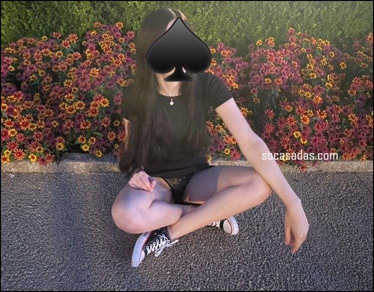 Magrinha-em-publico-plugada- #KIGIYsnG