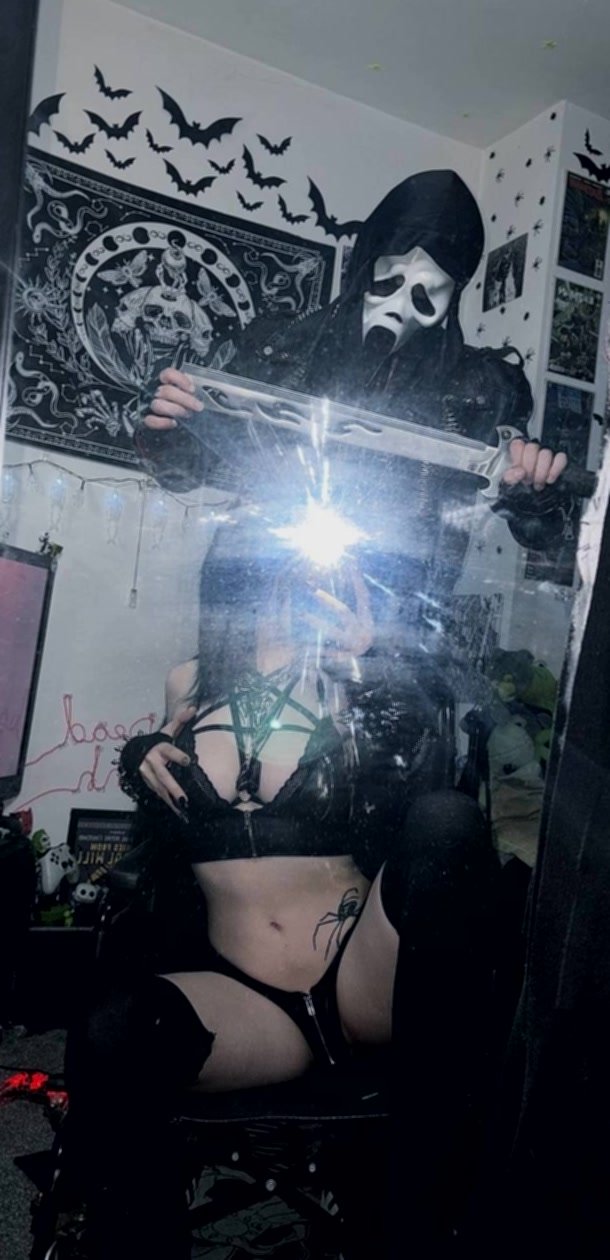 I’ve learned the best way to keep a man is to drain him of every last drop #KnZHPqzx