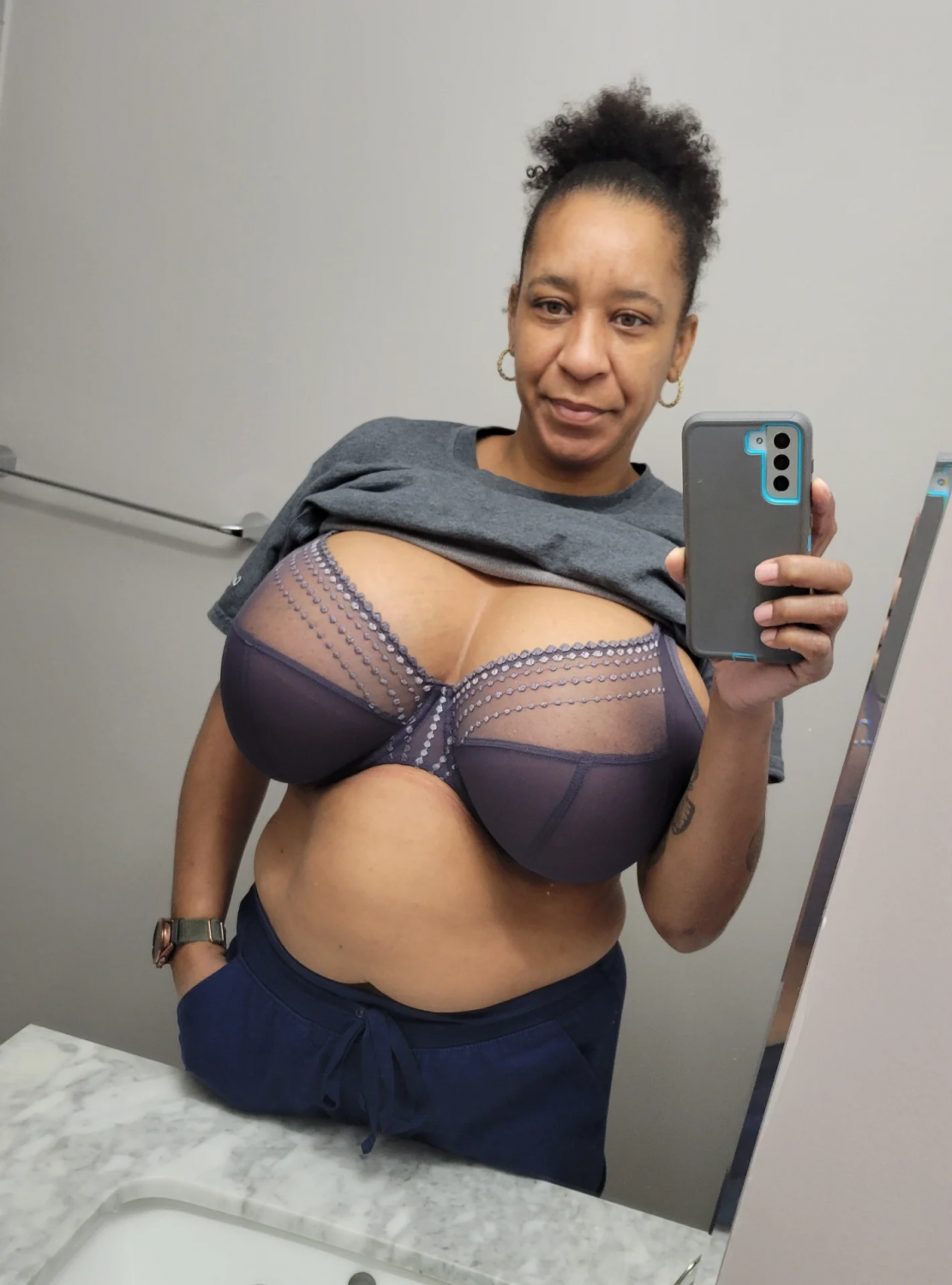Busty Lightskin Ebony MILF #KvTjrygR