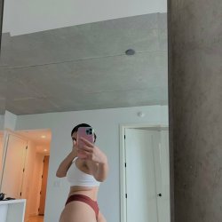 Thick latina
