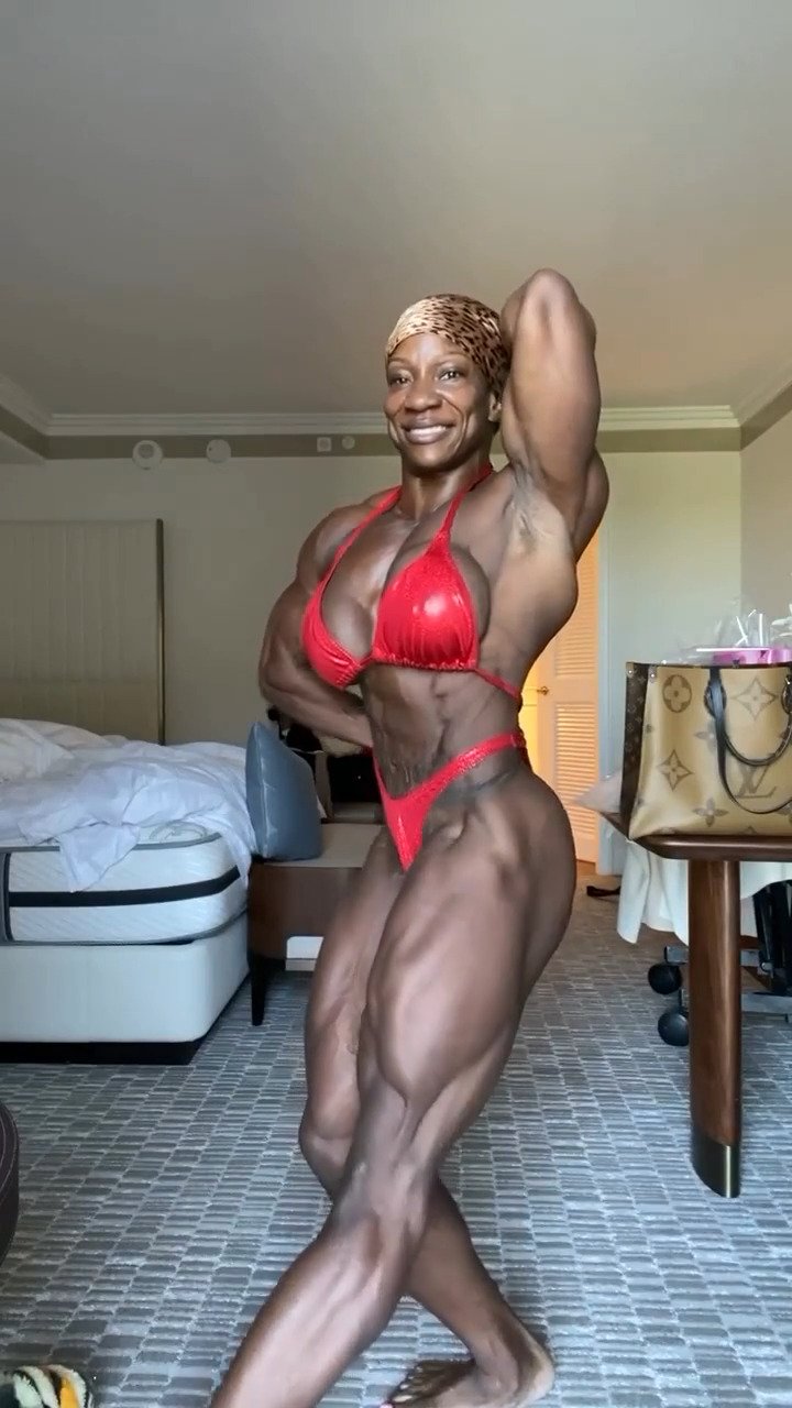 Mrs Martin, her outrageous muscular poses make the judges so hard #mRSCJUJR
