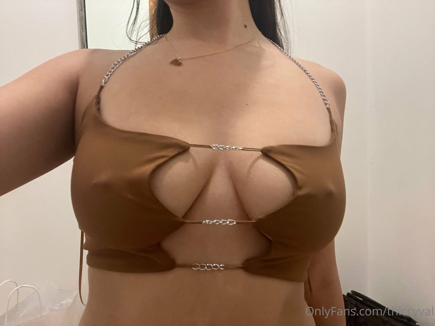 Thick latina #mxoQV0zo