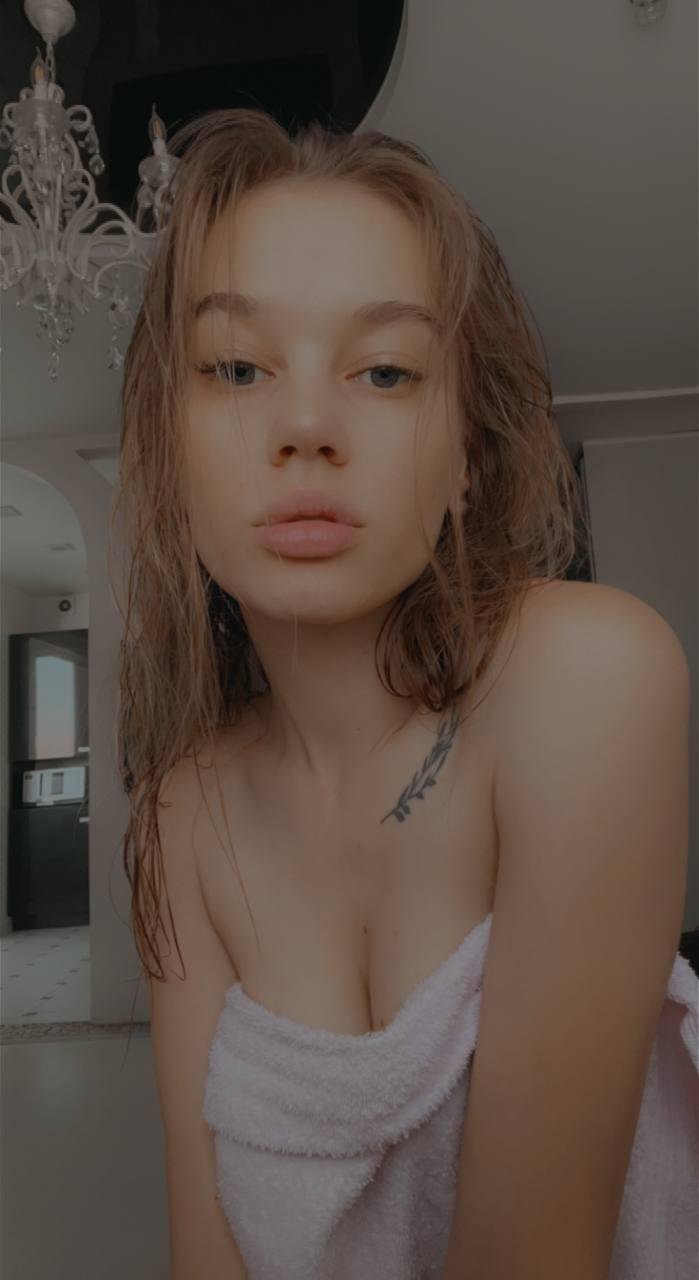 Elegant Slim Bodied Slut #oA0UtP7p