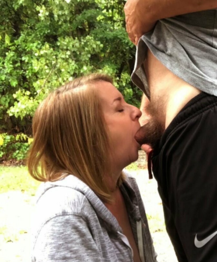 Public blowjob #okhuu68S