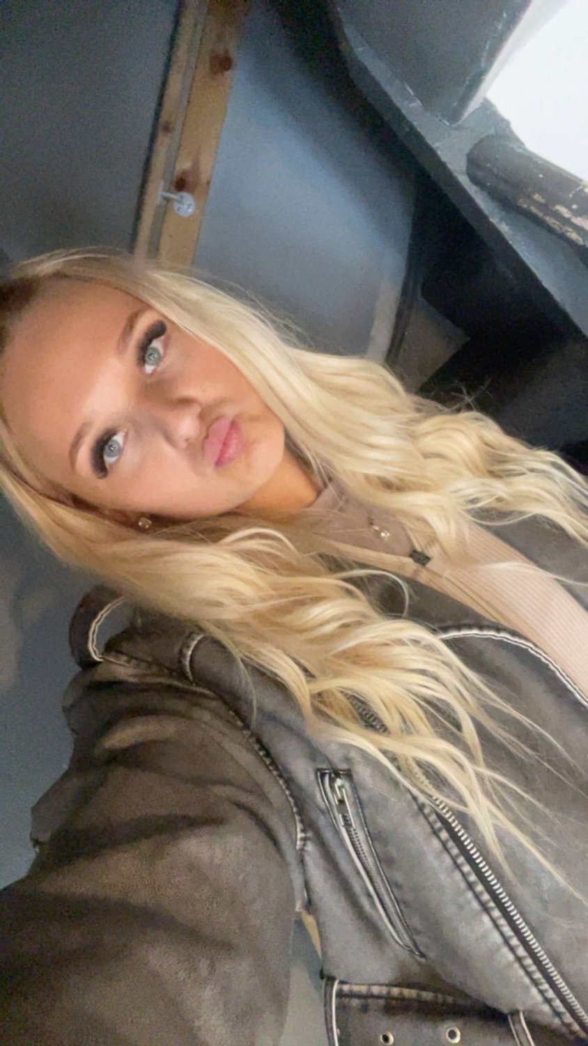 tight 18yr welsh slut #OxY8kRpj
