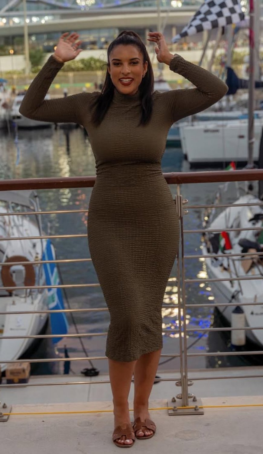 More of that brown F1 reporter I pound my big white cock to #P9w062bx