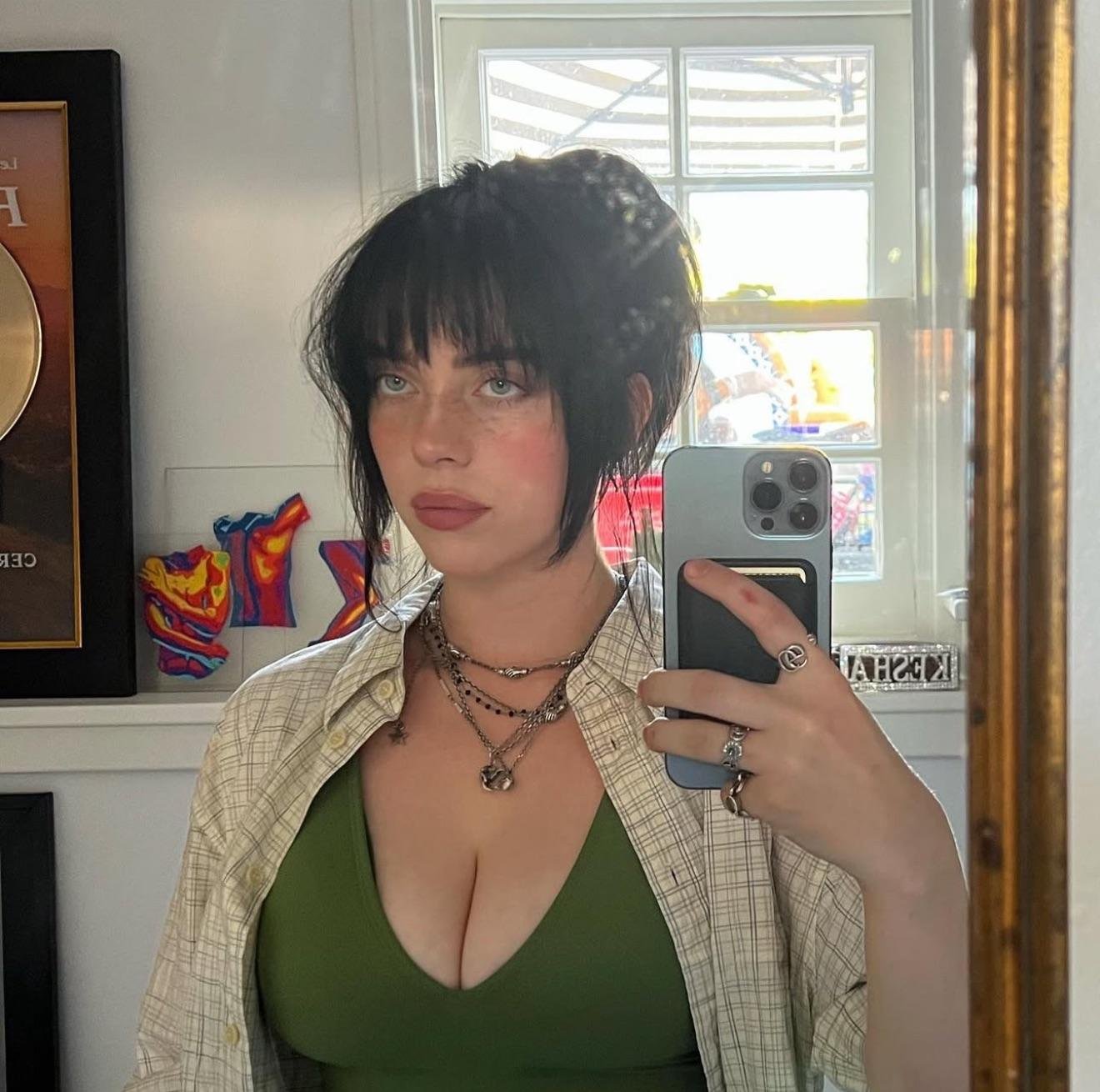 Billie Eilish New Pics and Videos #Pi9rb8XC