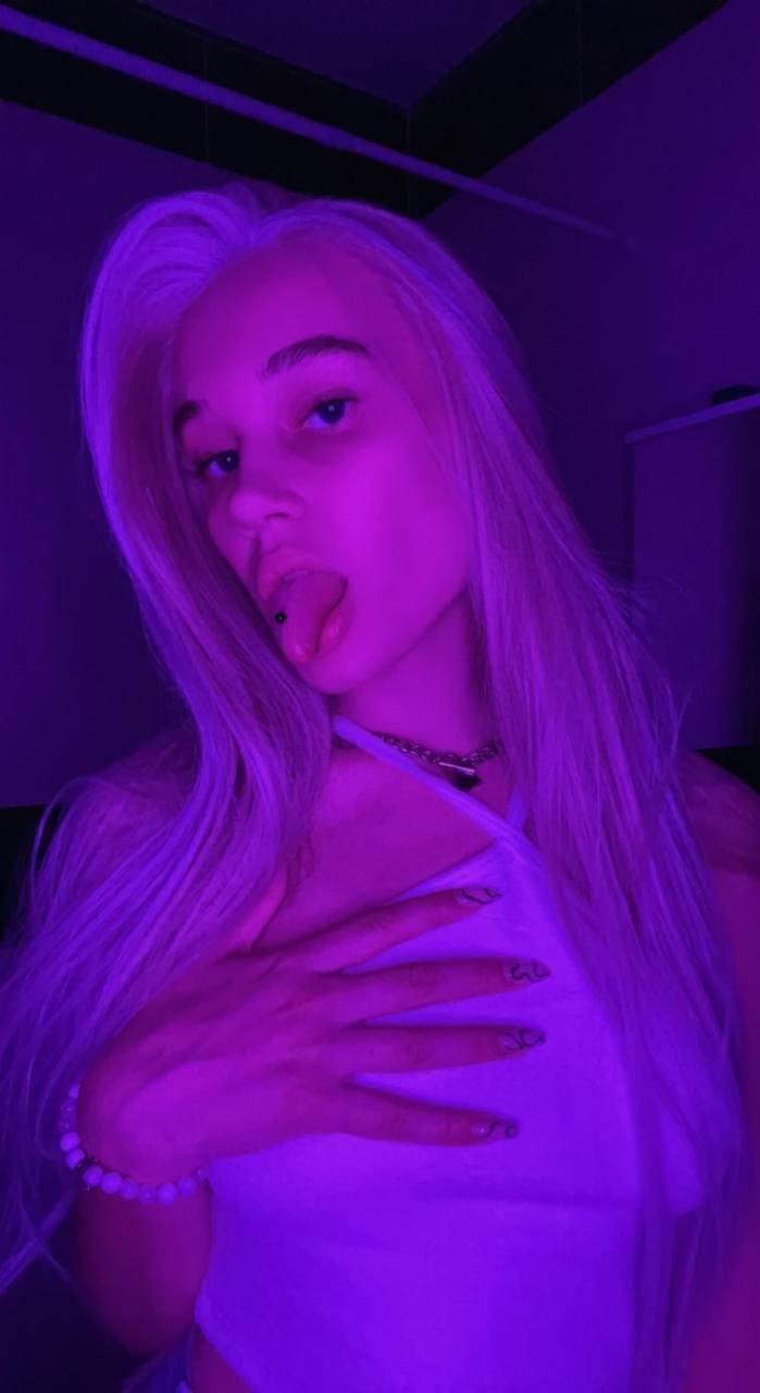Elegant Slim Bodied Slut #pKbmUL4C