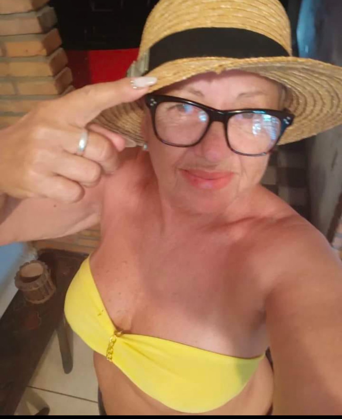 Granny Maria #Q4aH2K3i