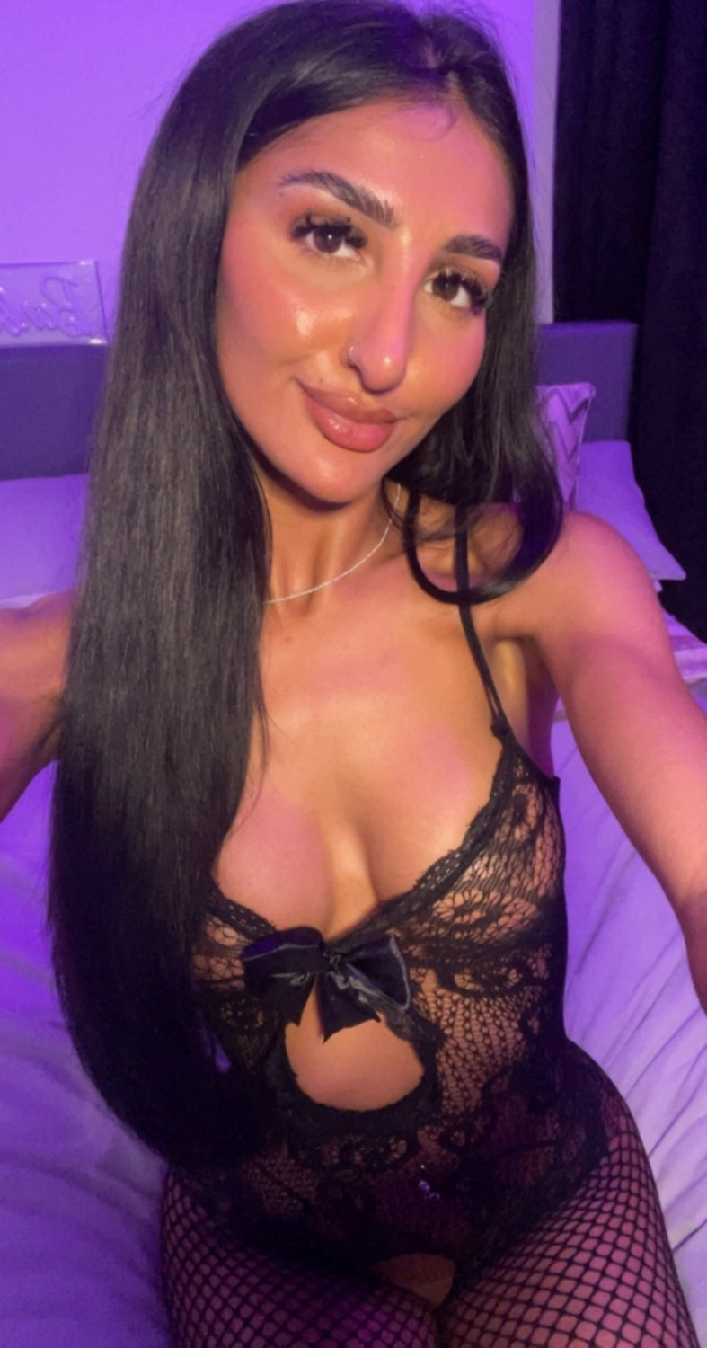 I'm feeling so hot and bothered #qrkWv7ag