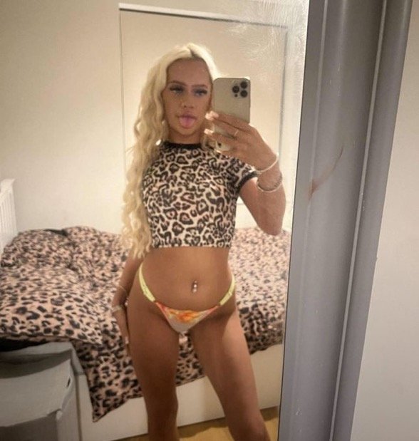 sexy blonde uk chav #qYmwlu6I