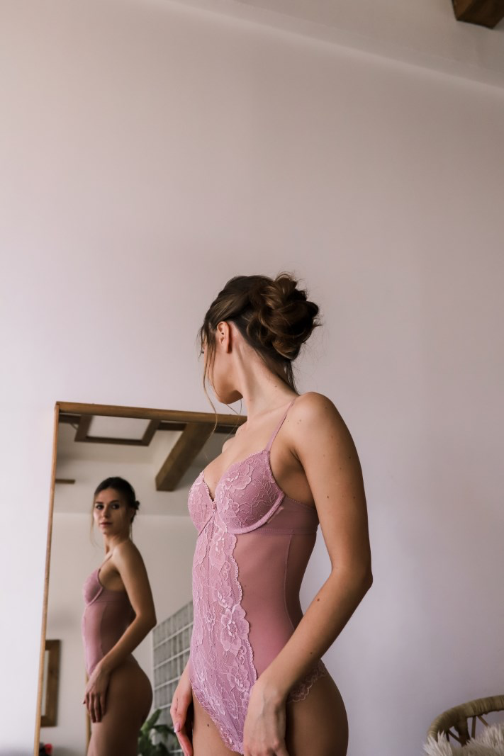 Julia Boudoir #RiKkBNYl