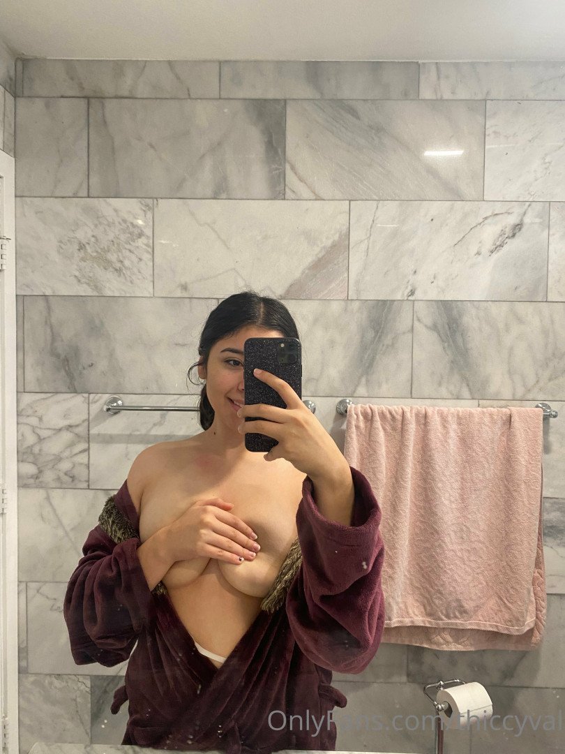 Thick latina #rnpzh1jK