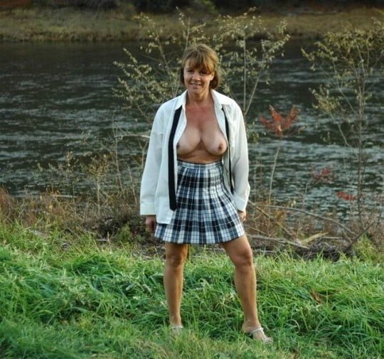Someones Hotwife & Exhibitionist.  (pic2) #sjJ3nkZh