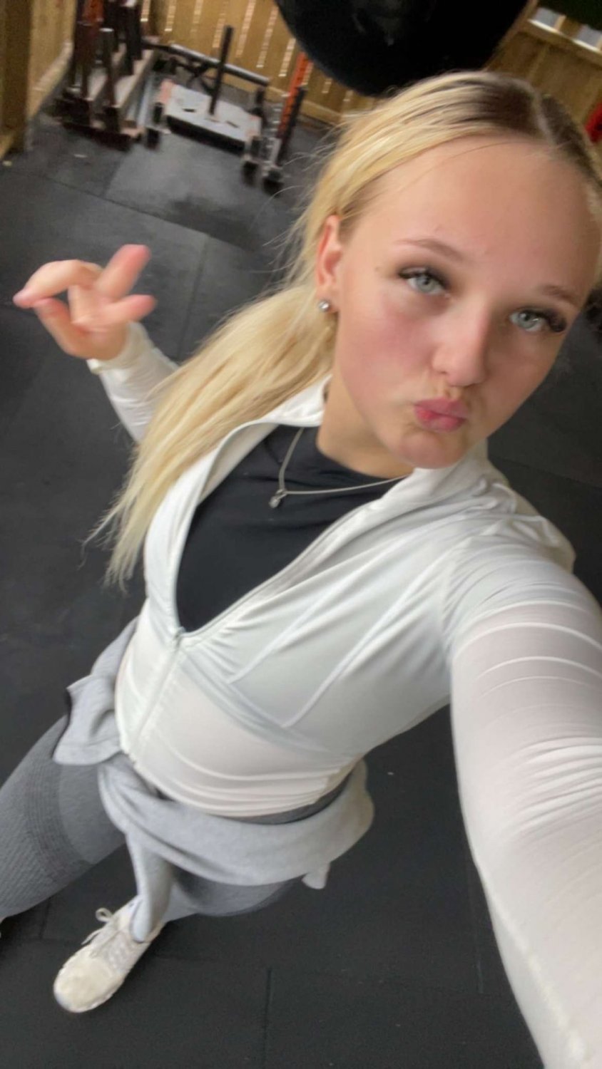 tight 18yr welsh slut #SPgVs66U