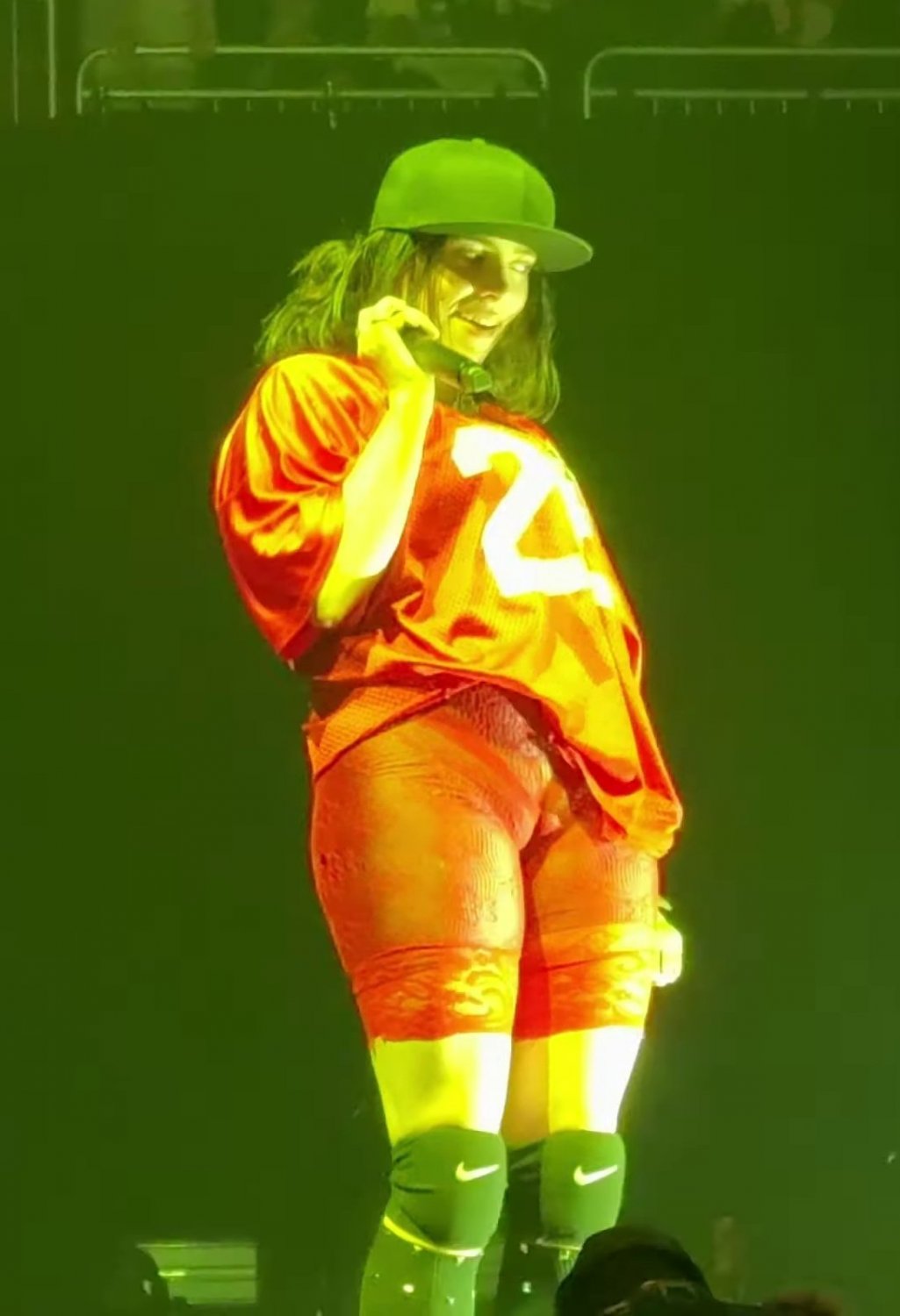 Billie Eilish New Pics and Videos #SrKVkj3a