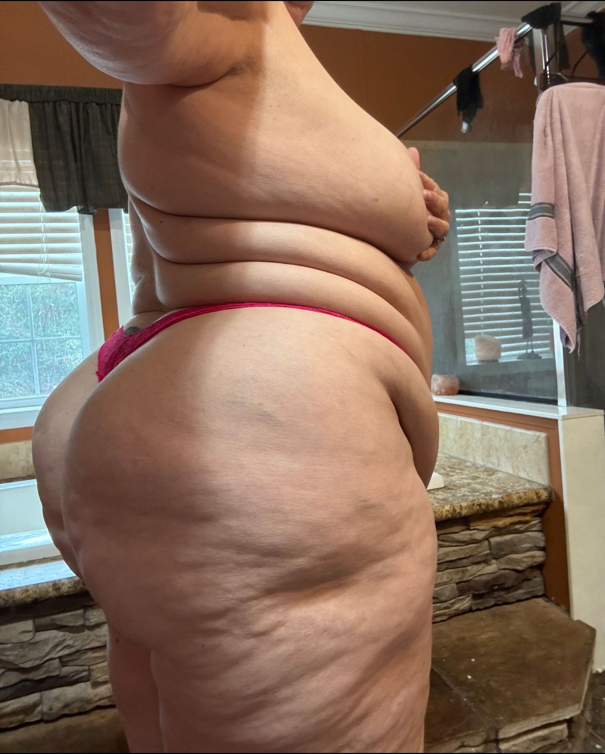 Latina Gilf #suBra42J