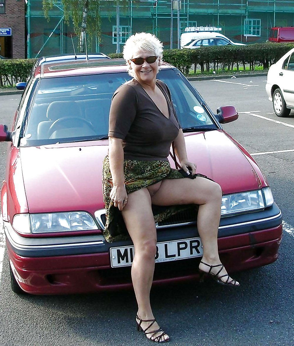 British Mature Ladies From All Over The Island #syOGJfb0