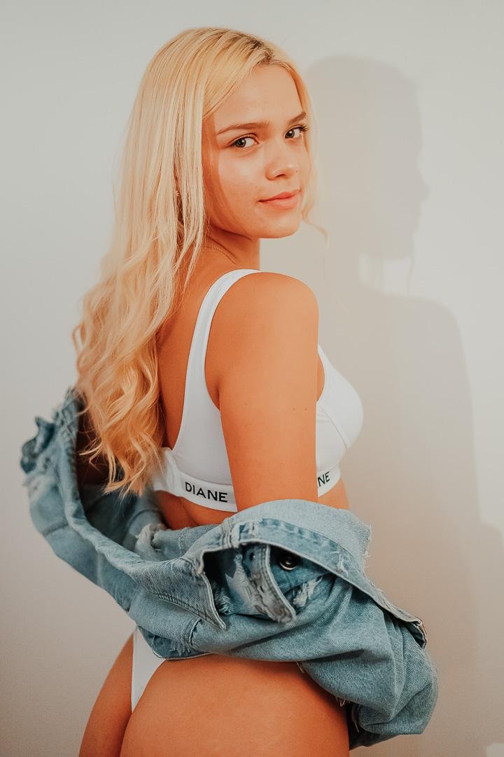 Amateur Blonde Model Slut #t0O7dlh4