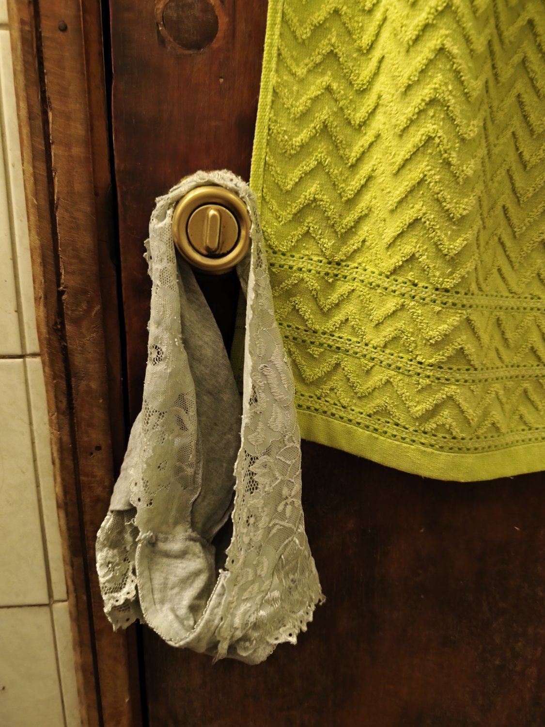 Mom left her panties in the bathroom. what should I do? #thVyMwag