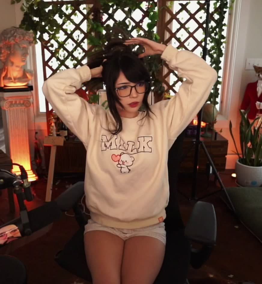Emi ru (twitch) streamer #txLZuV0p