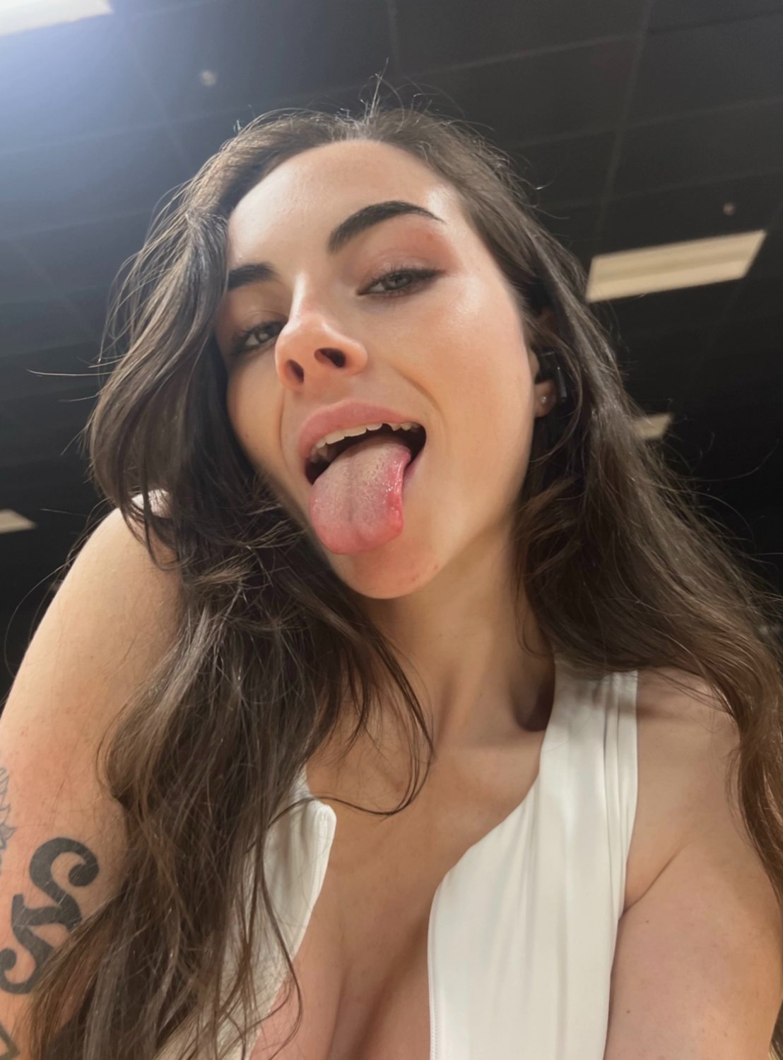 Finding paradise in your lips #UBNpRtMF