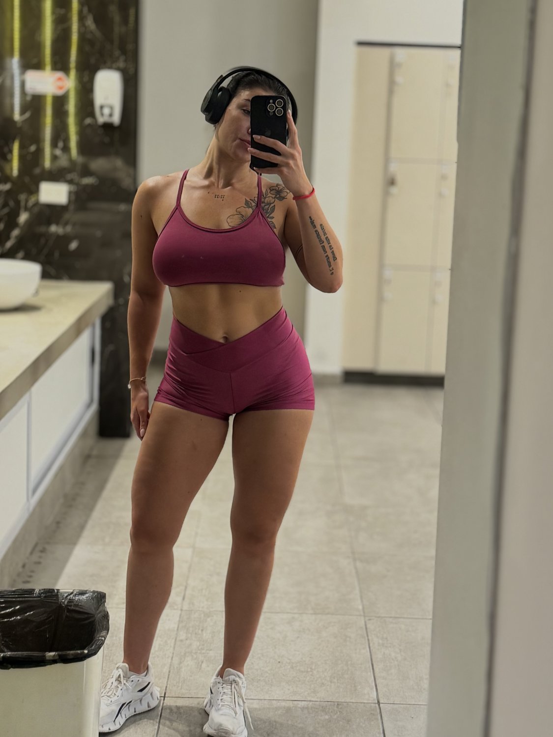 training provoking everyone with my tits #ubwbIqJ9