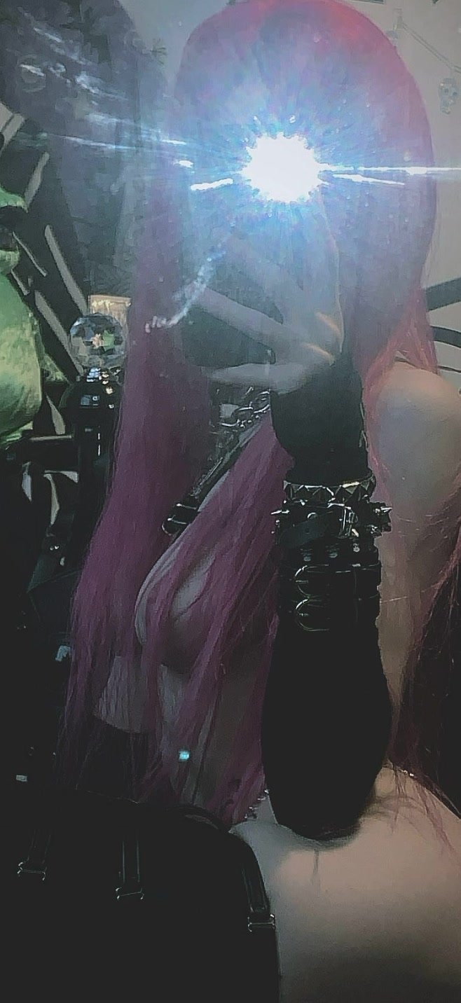 Dark, mysterious, and ready to steal your heart #UlDYMgay