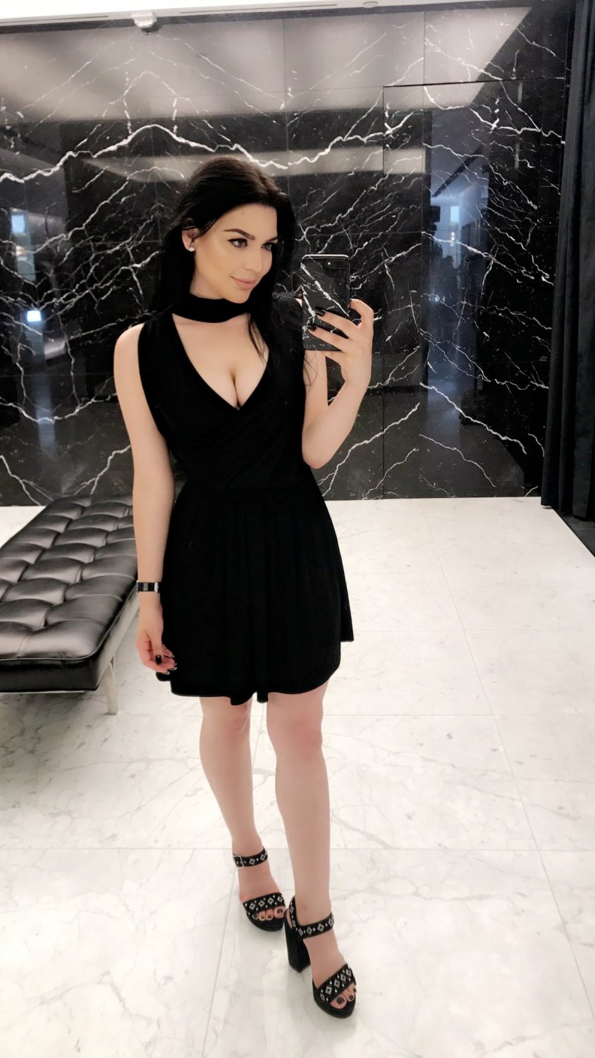 Beautiful Dark Haired Slut #uxBRP1Sc