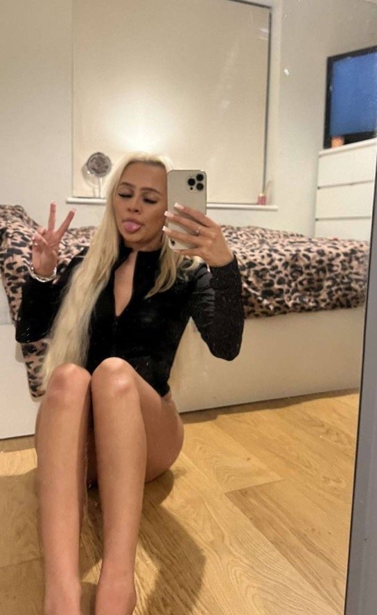 sexy blonde uk chav #V55Jg4lb