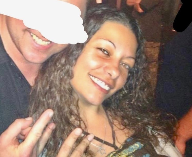 Bartender still reps what guys love the most….beer and big tits #wnBmks5z
