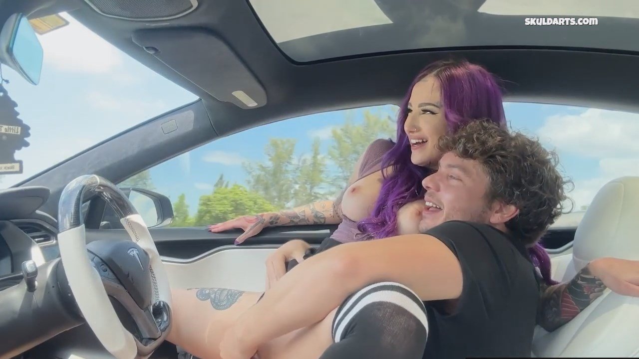 Car Porn - Slut Goth With Purple Hair and Pink Pussy Gets Fucked in Car #X8hHhkpH