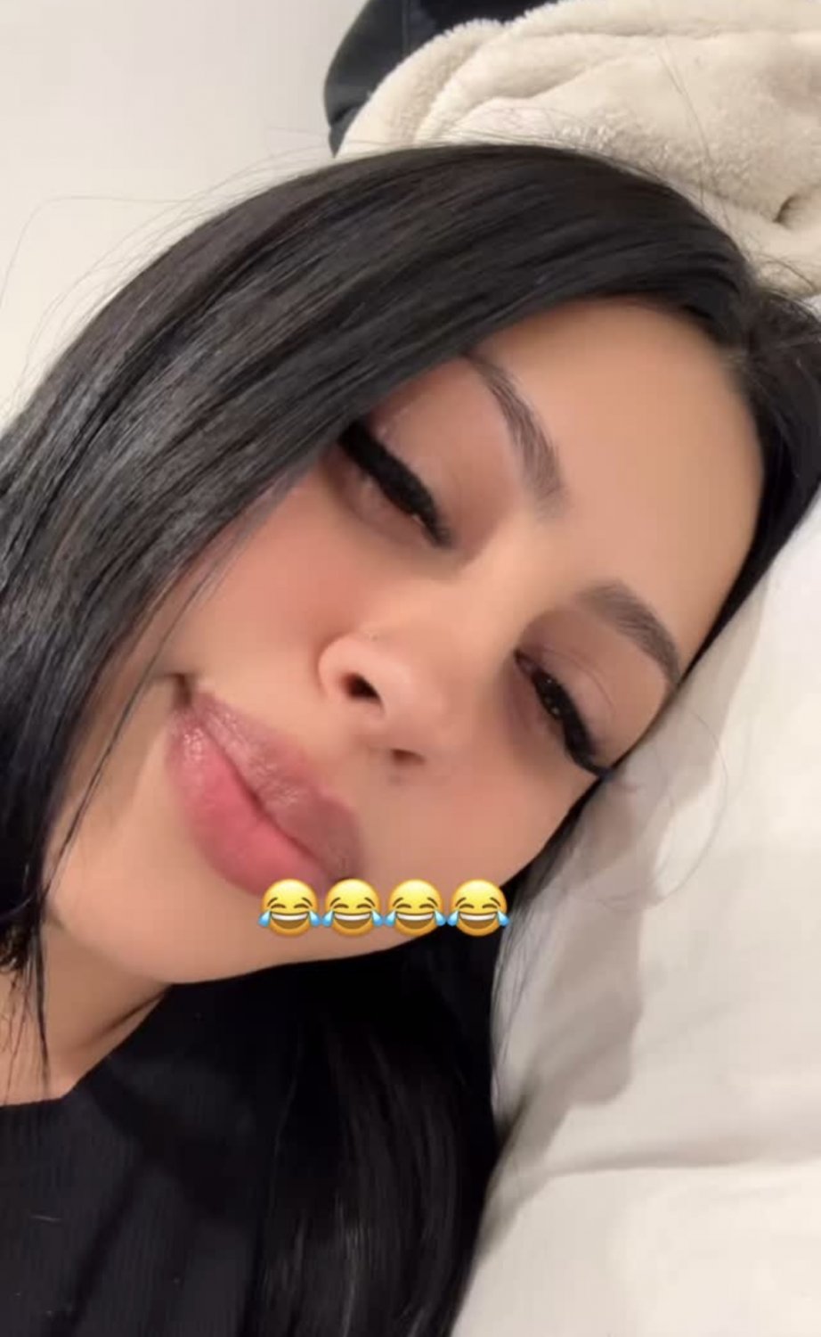 This Latina milf slut is sexy #XebqXLiV