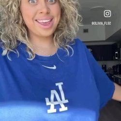 Loira peituda