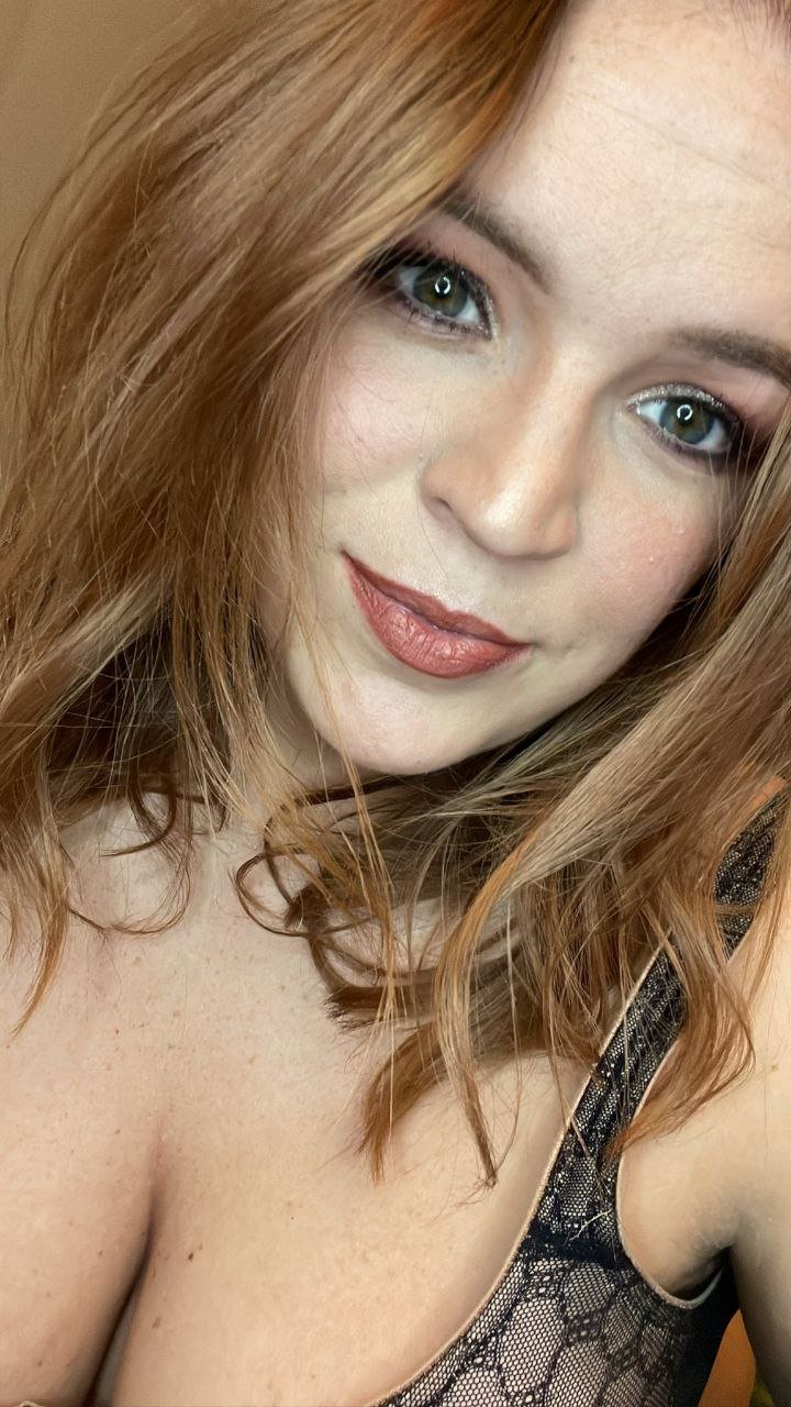 Smoking Hot Big Tits MILF #xPXn0b2D