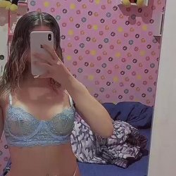 Vazou mulher se exibindo pelada