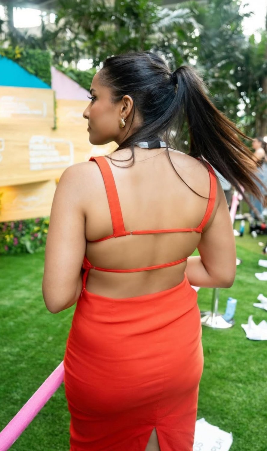 More of that brown F1 reporter I pound my big white cock to #XXIx97ck