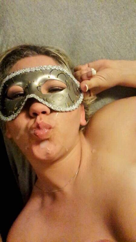 Blonde  MILF #xy4LgZ9T