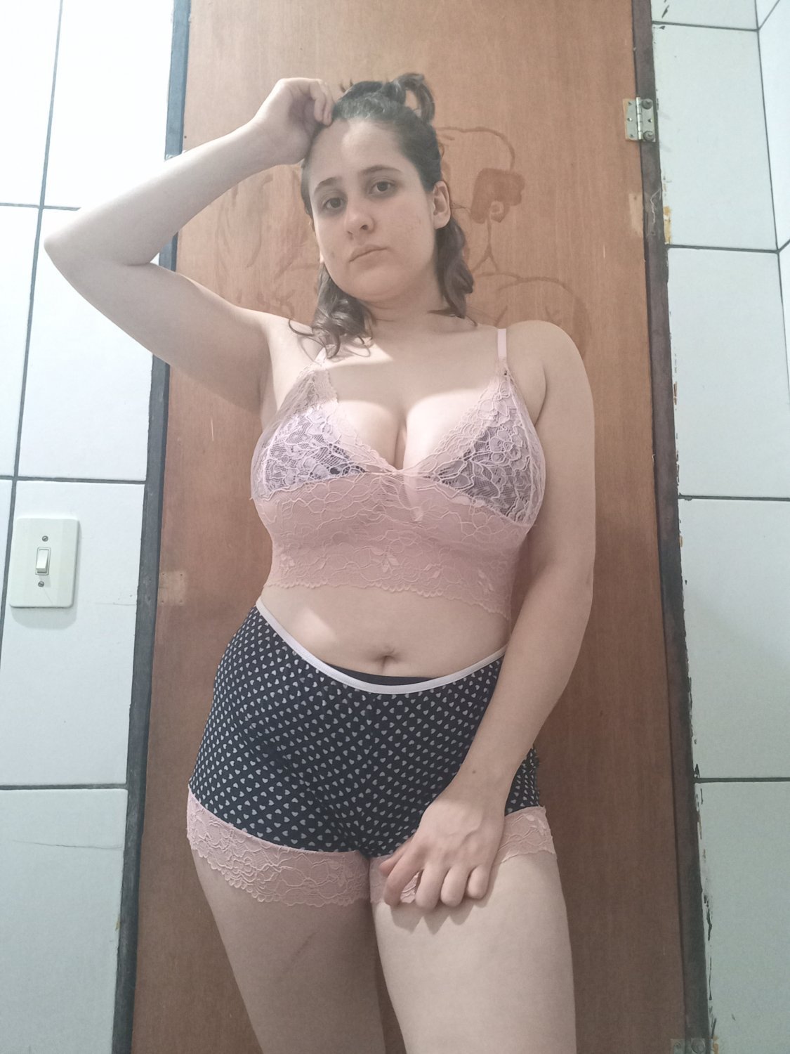 NOVINHA GORDINHA PEITUDA VIROU PUTINHA DE ZÉ DROGUINHA #YBGADZpF