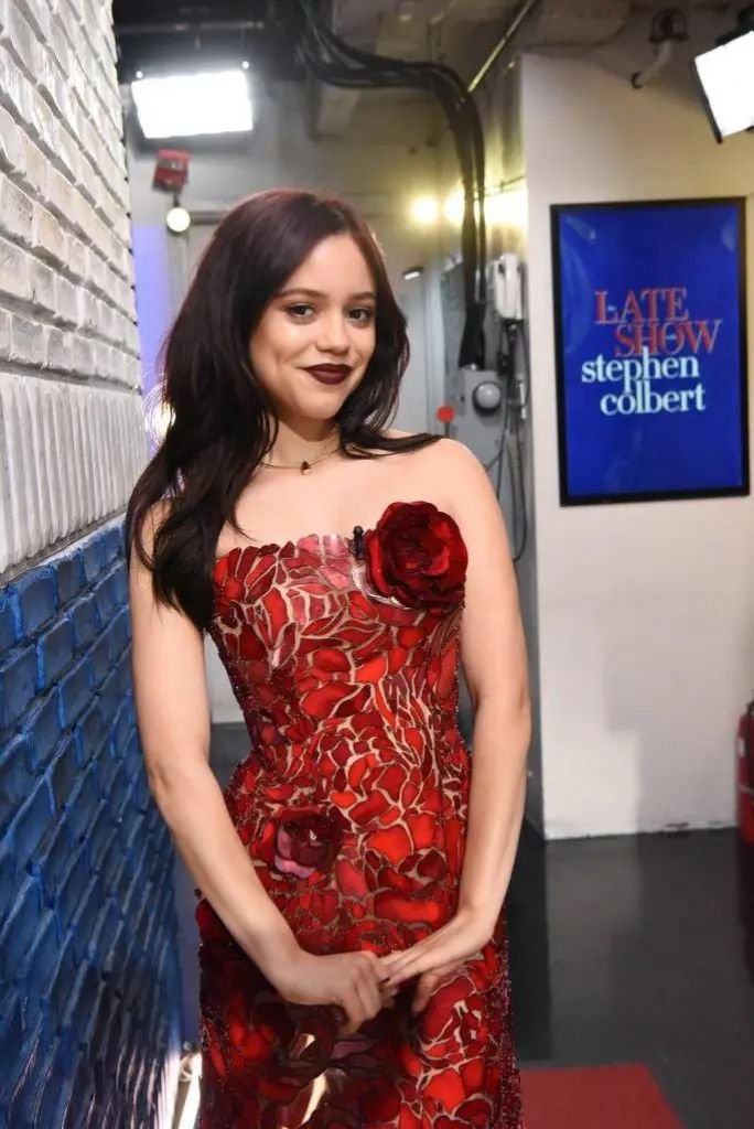 Gorgeous Jenna , new stunning photos...Jenna Ortega pretty in red #YfSdOzNW