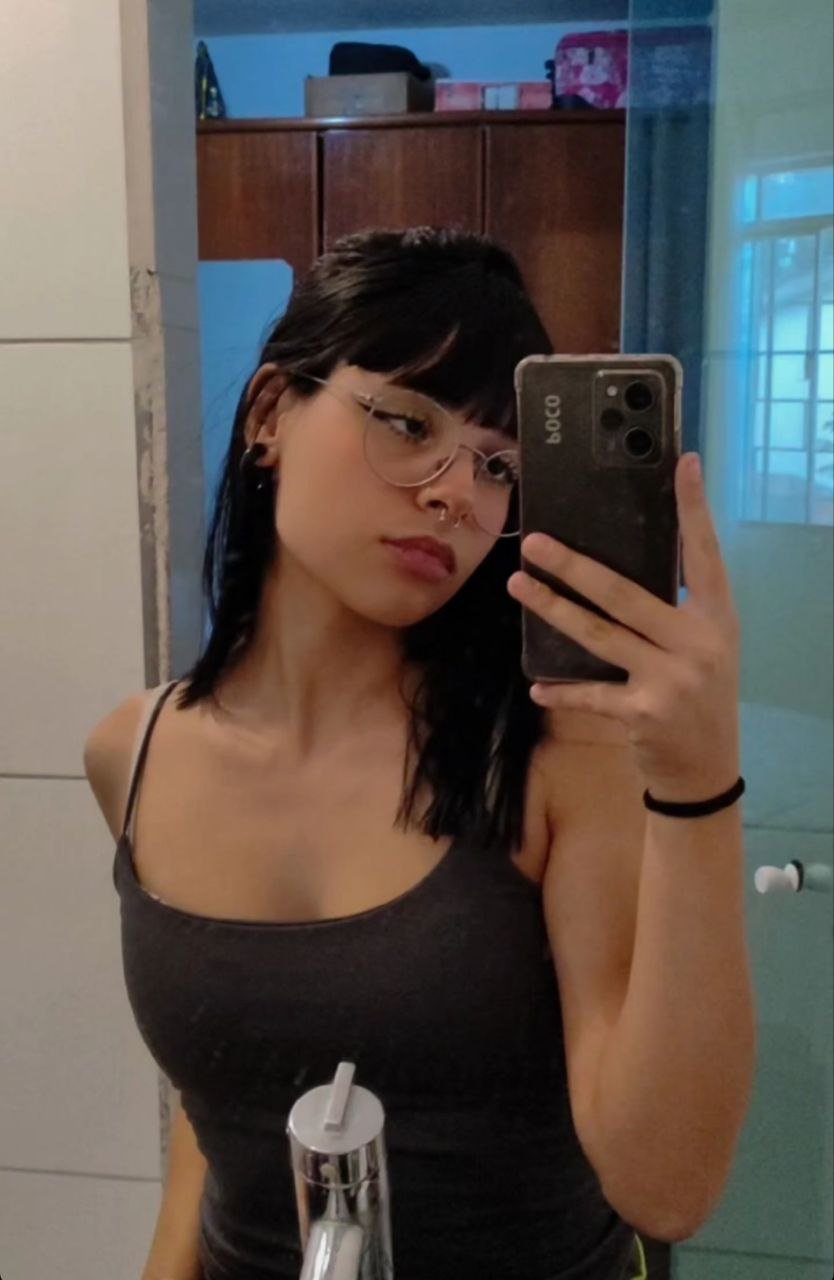 novinha depósito de leite #YKQ24OCK