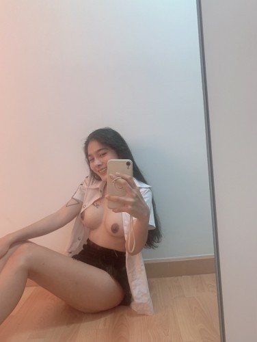Pretty Thai university student leaked nude mirror selfie #yXSJhgVl