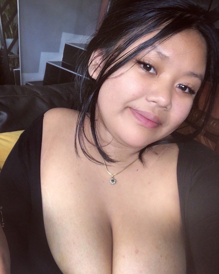Wanna trade ur gf with mine- D M me #ZDxu25KS
